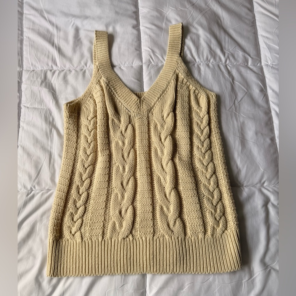 Banana Republic Ivory Cable-Knit Sleeveless V Neck Sweater Size S Cottage Core